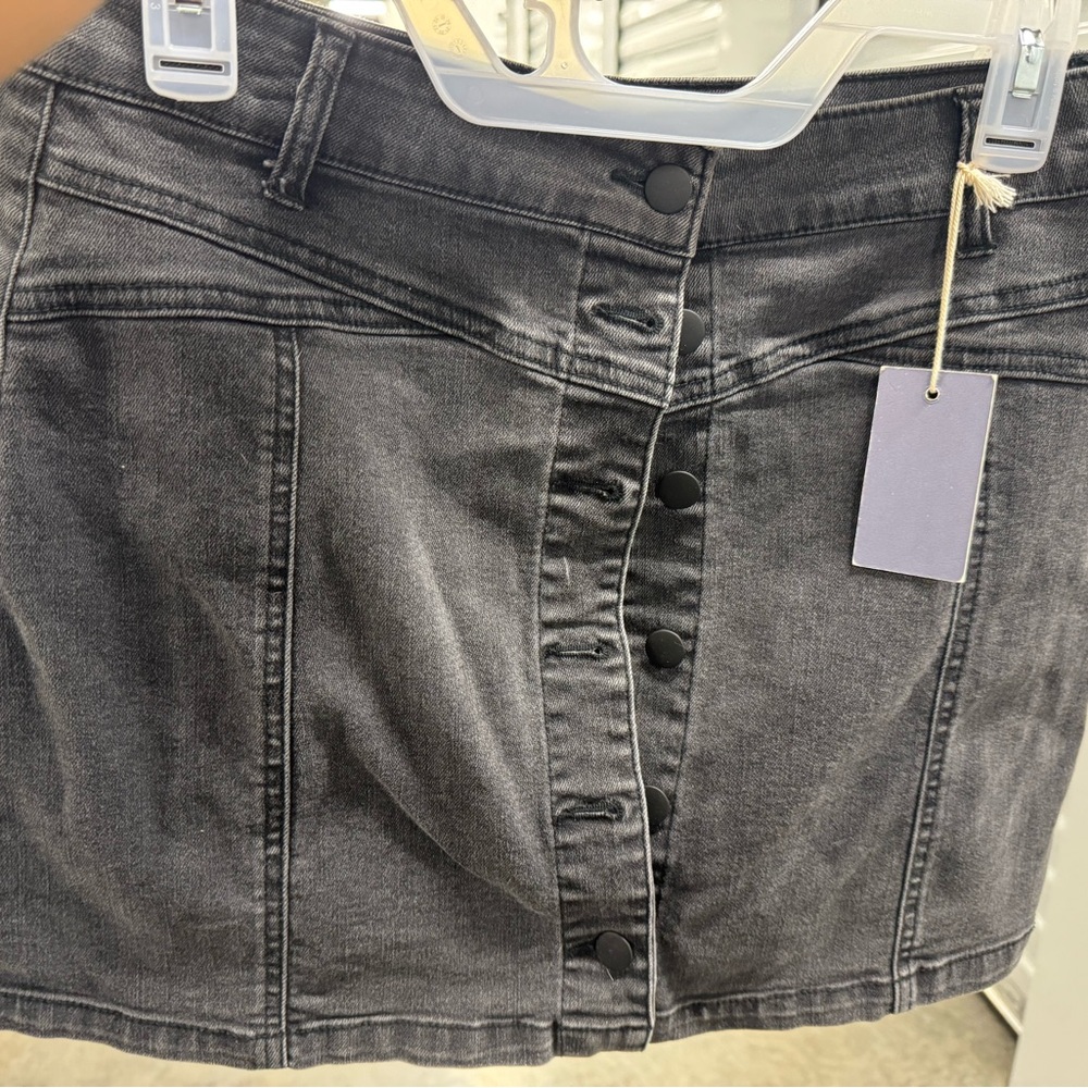 Stylish Black Denim Skirt